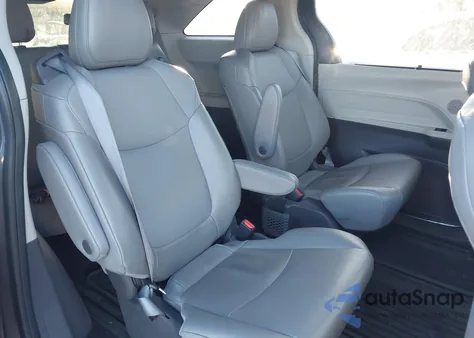 2021 Toyota Sienna Xle z USA, uszkodzony, nr VIN 5TDYRKEC6MS012714